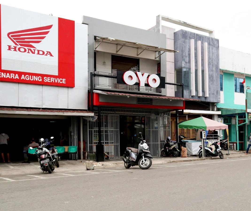 Oyo 1191 Monalisa Residence And Cafe Padang  Eksteriør bilde